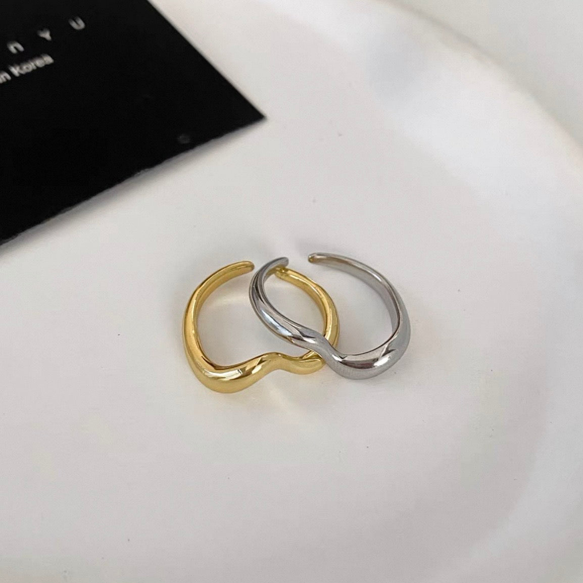 bicolor double twist ring