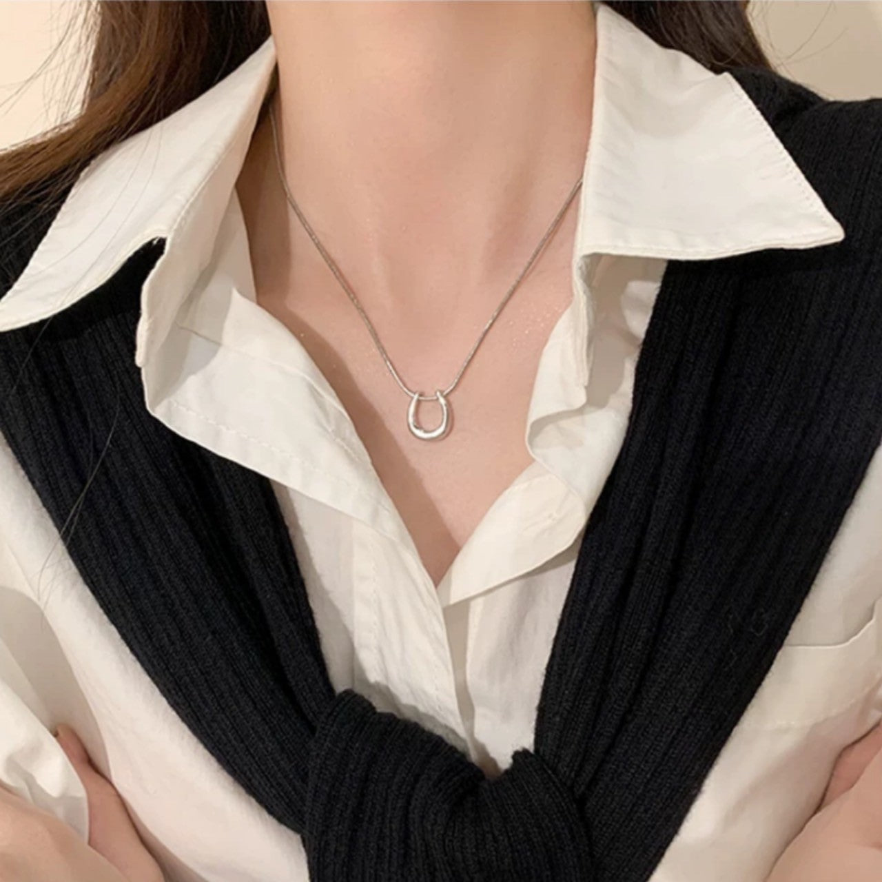 horseshoe necklace