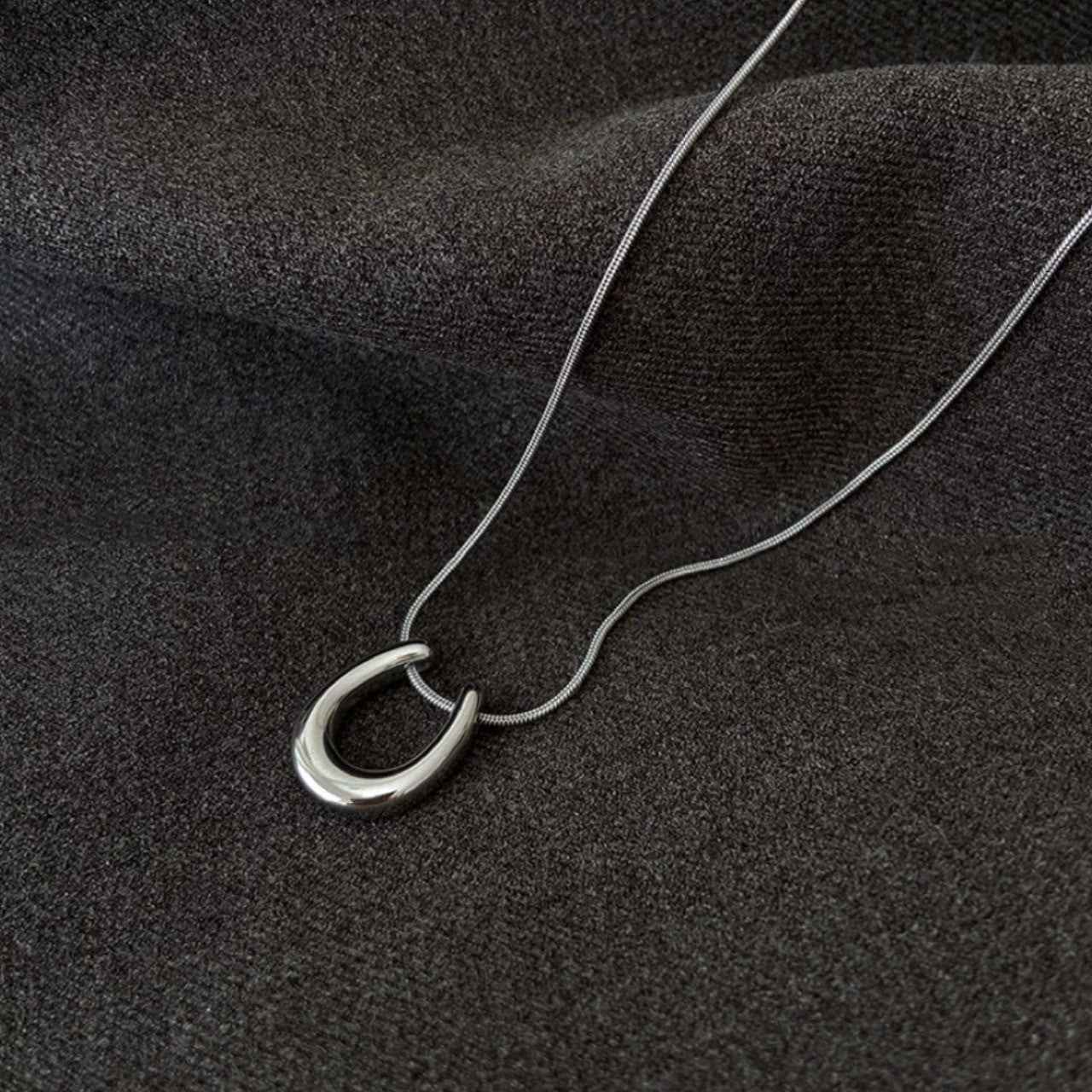 horseshoe necklace