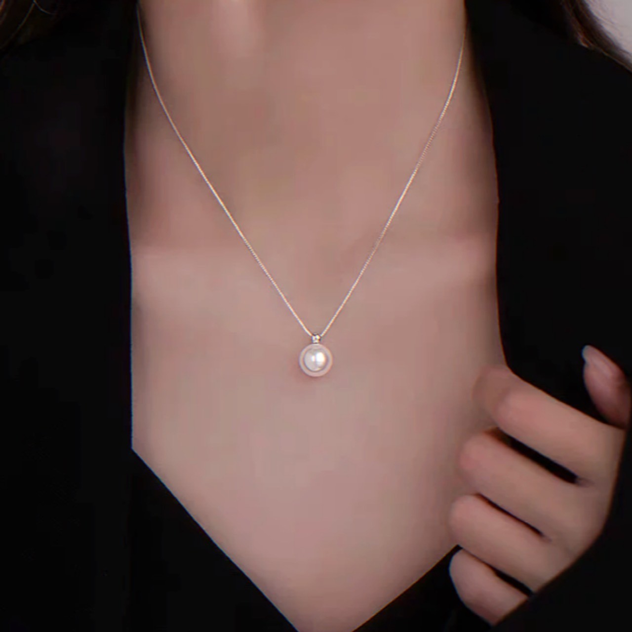 pearl necklace