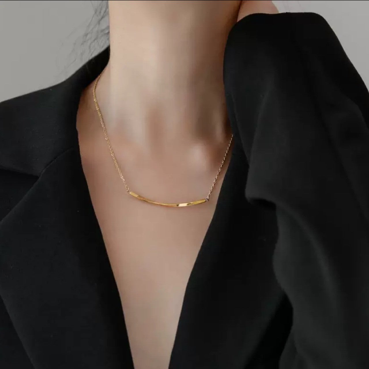 twist smile necklace