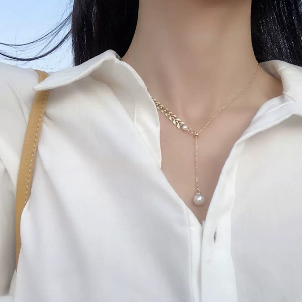 leaf line pearl necklace