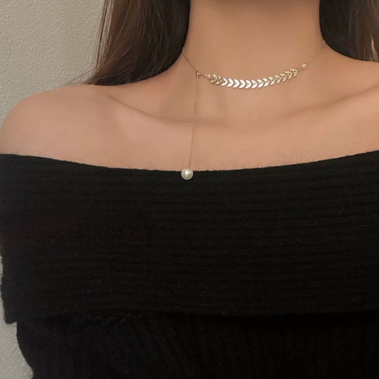 leaf line pearl necklace