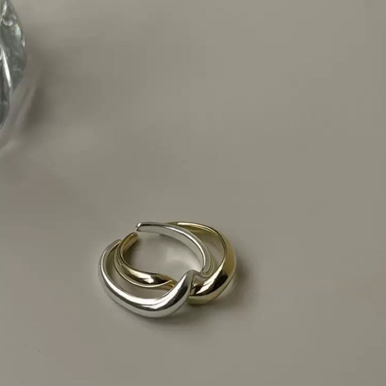 bicolor double twist ring