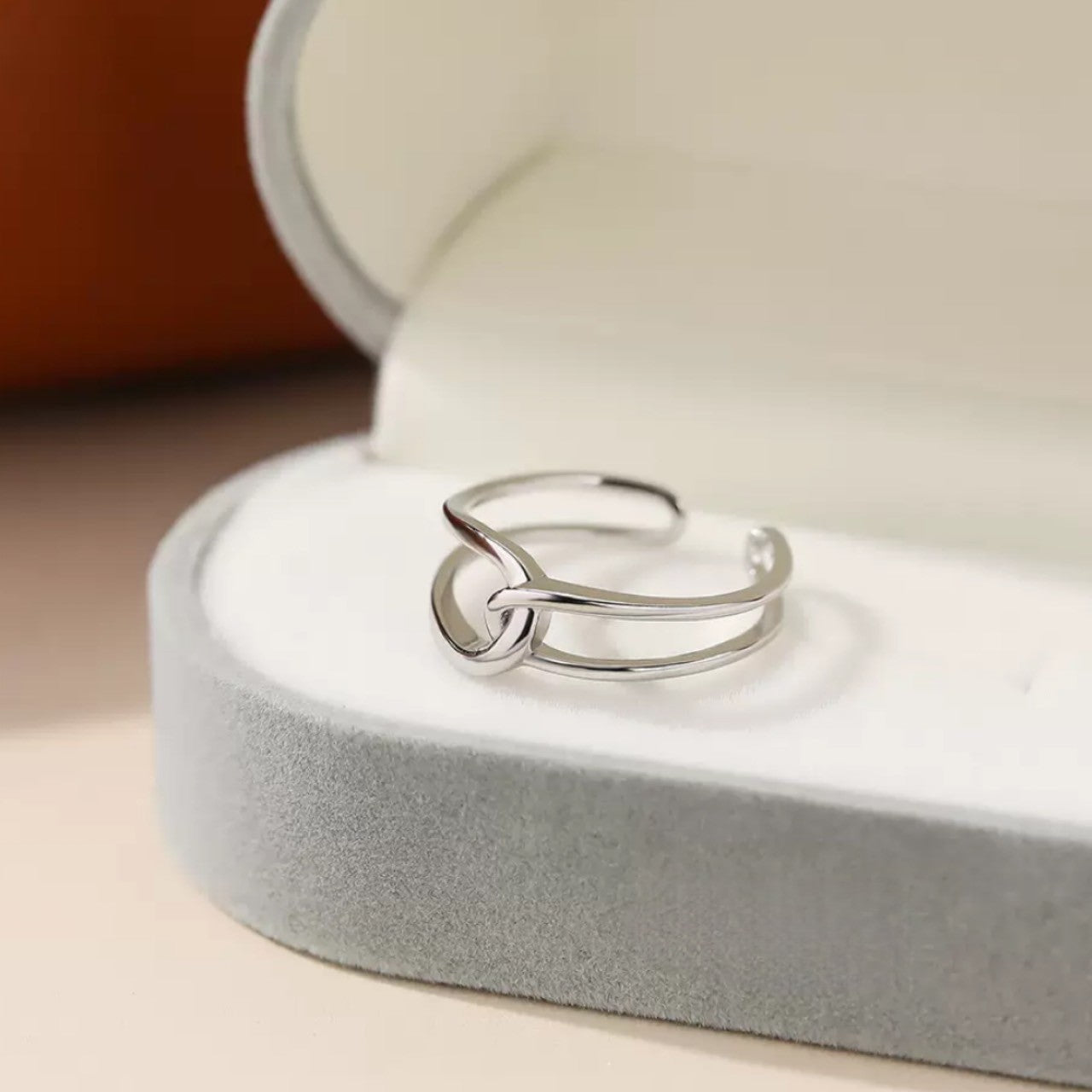 cross knot ring