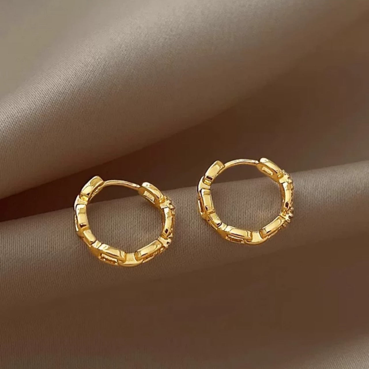 chain ring shiny pierce