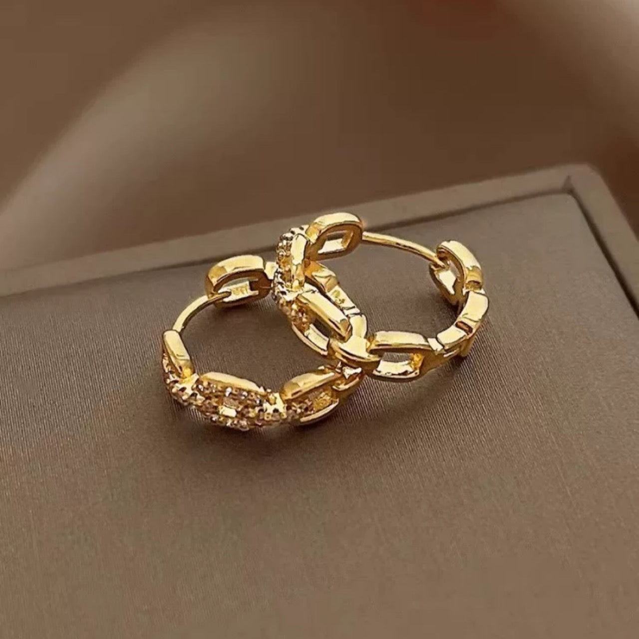 chain ring shiny pierce