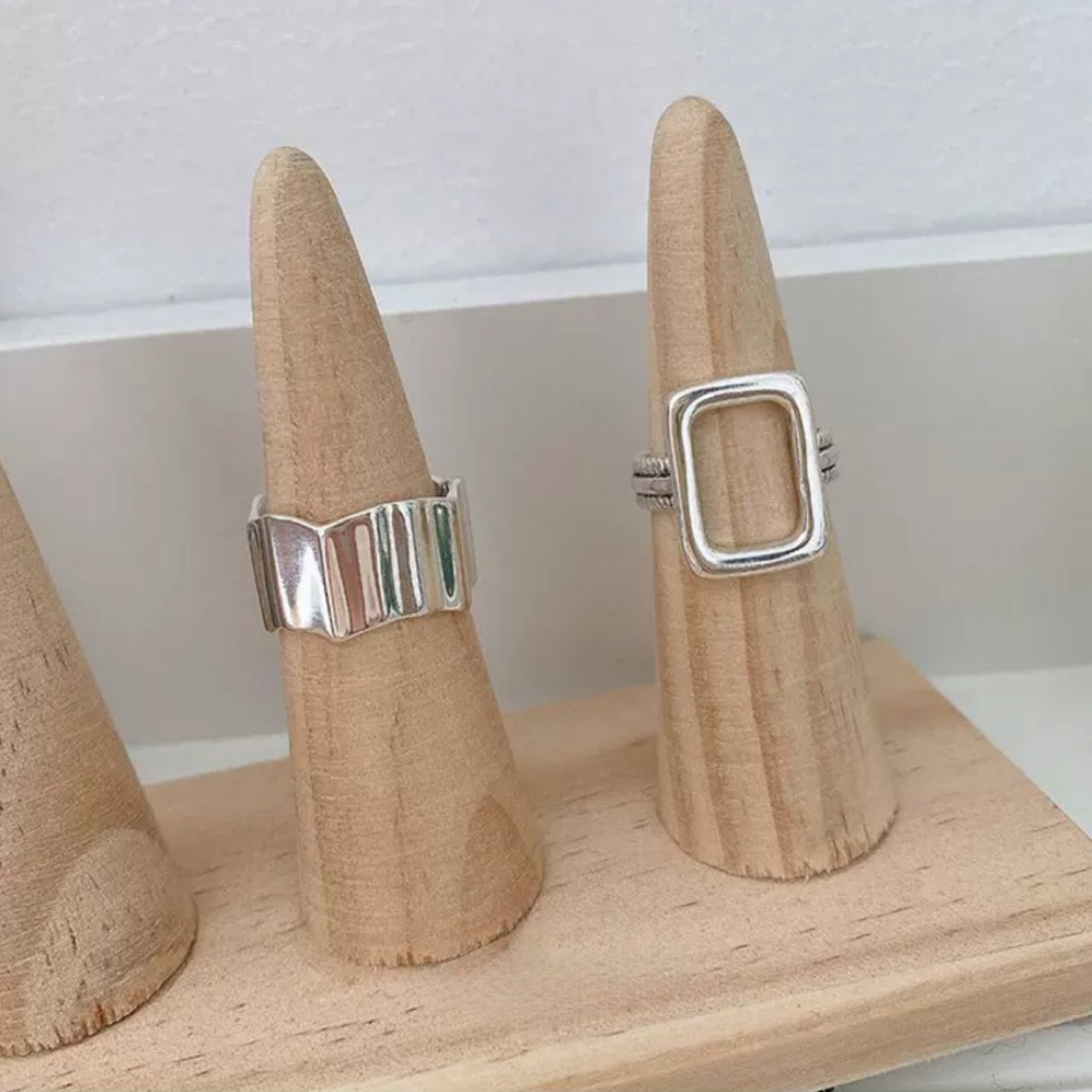 square flame ring & wide wave ring