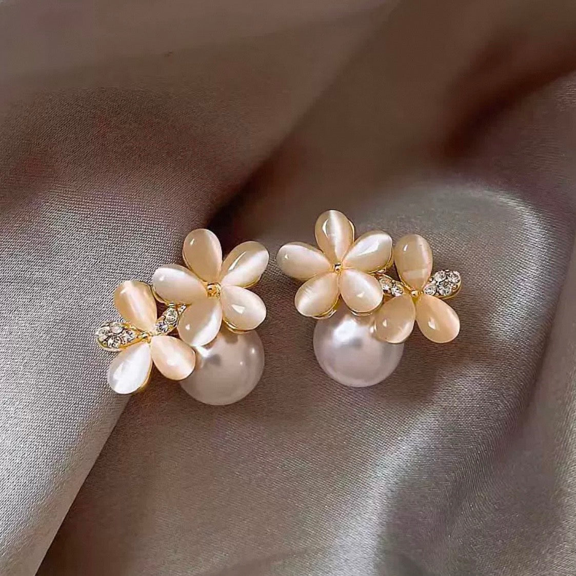 white flower pearl pierce