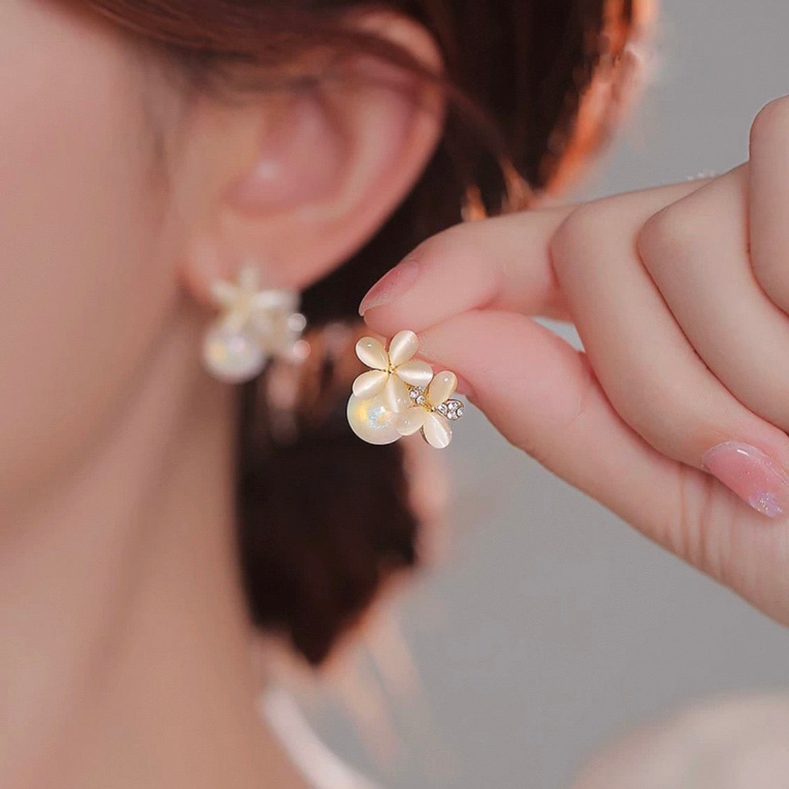 white flower pearl pierce
