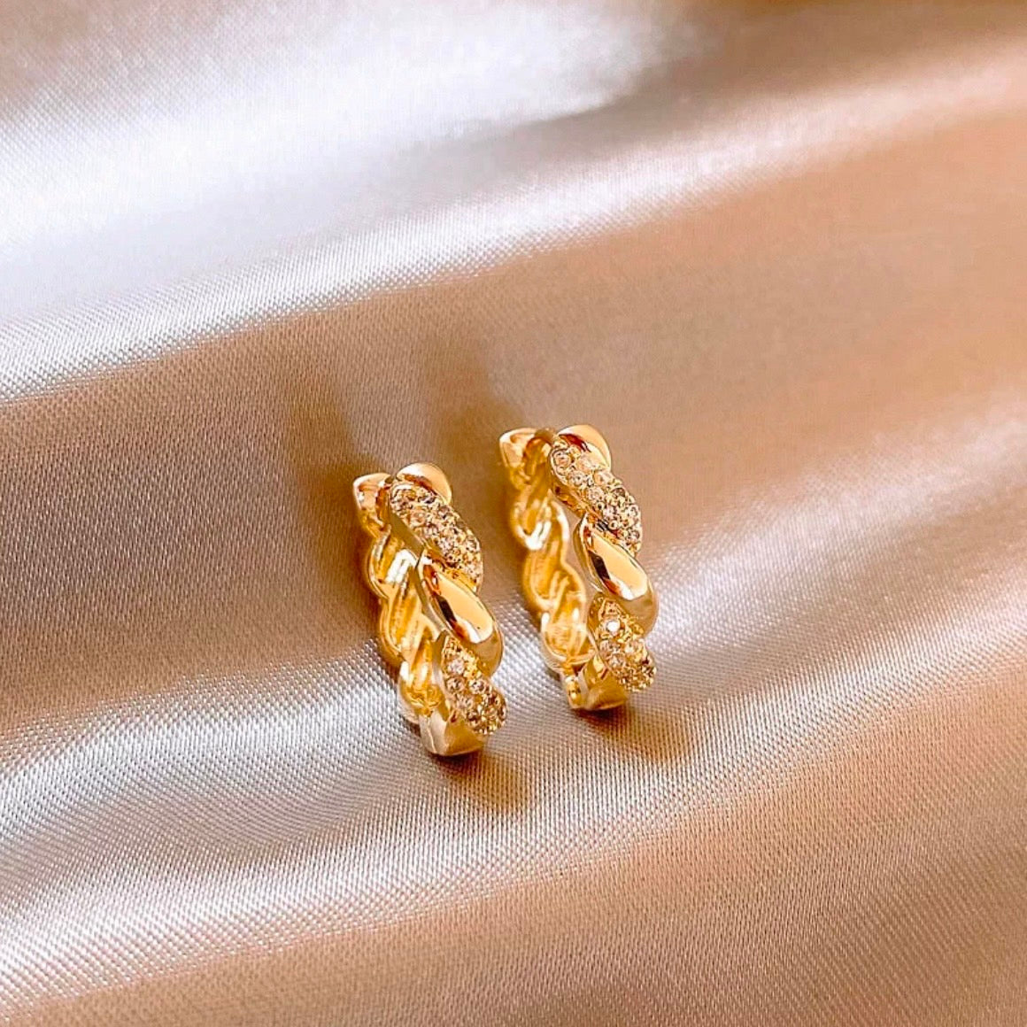 gold twist pierce