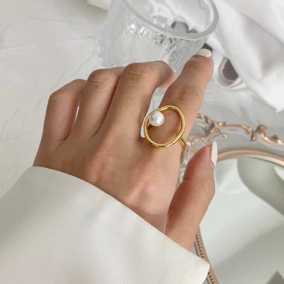 circle pearl ring