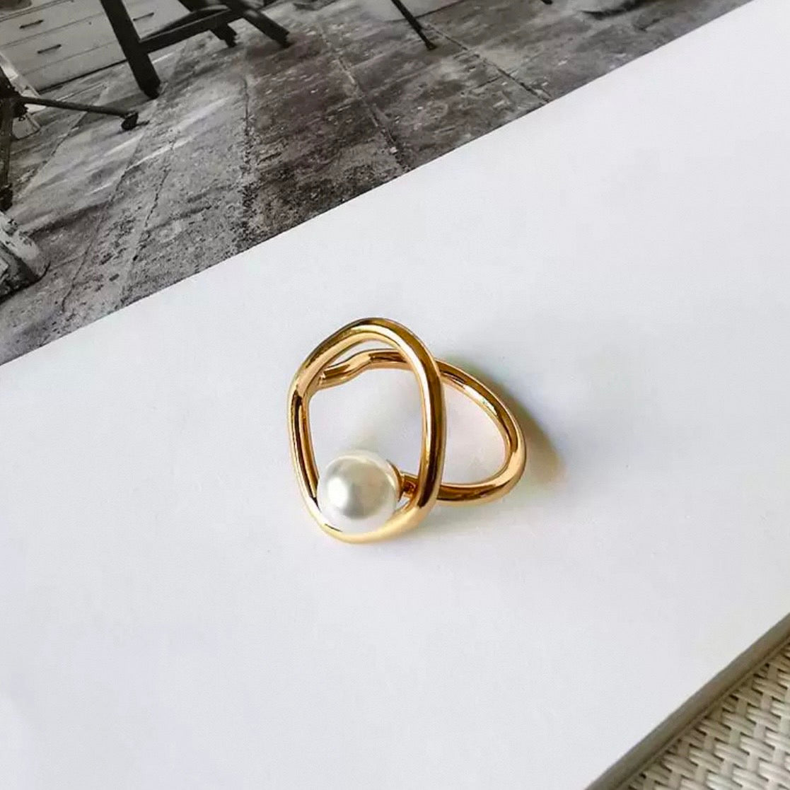 circle pearl ring