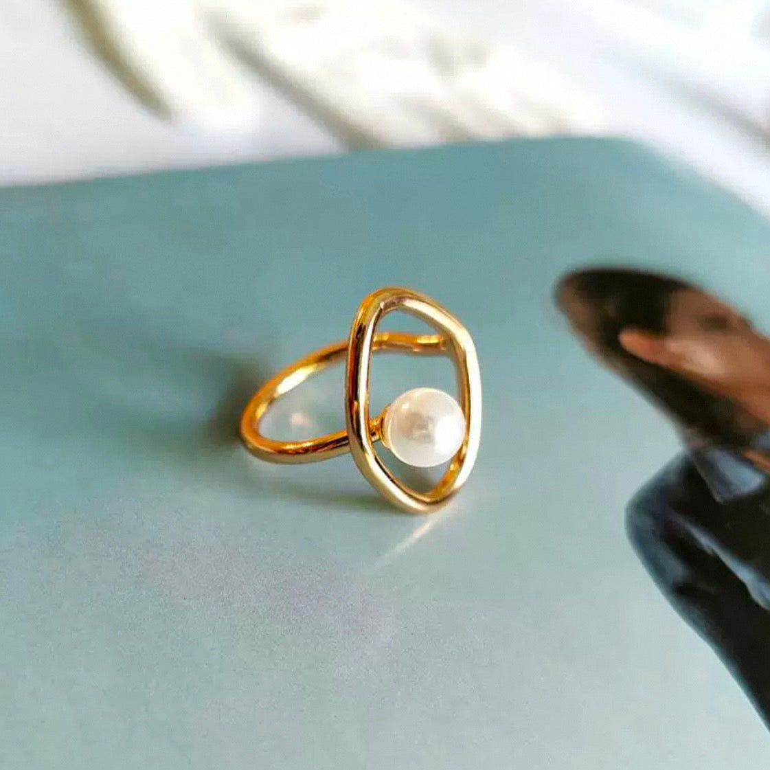 circle pearl ring