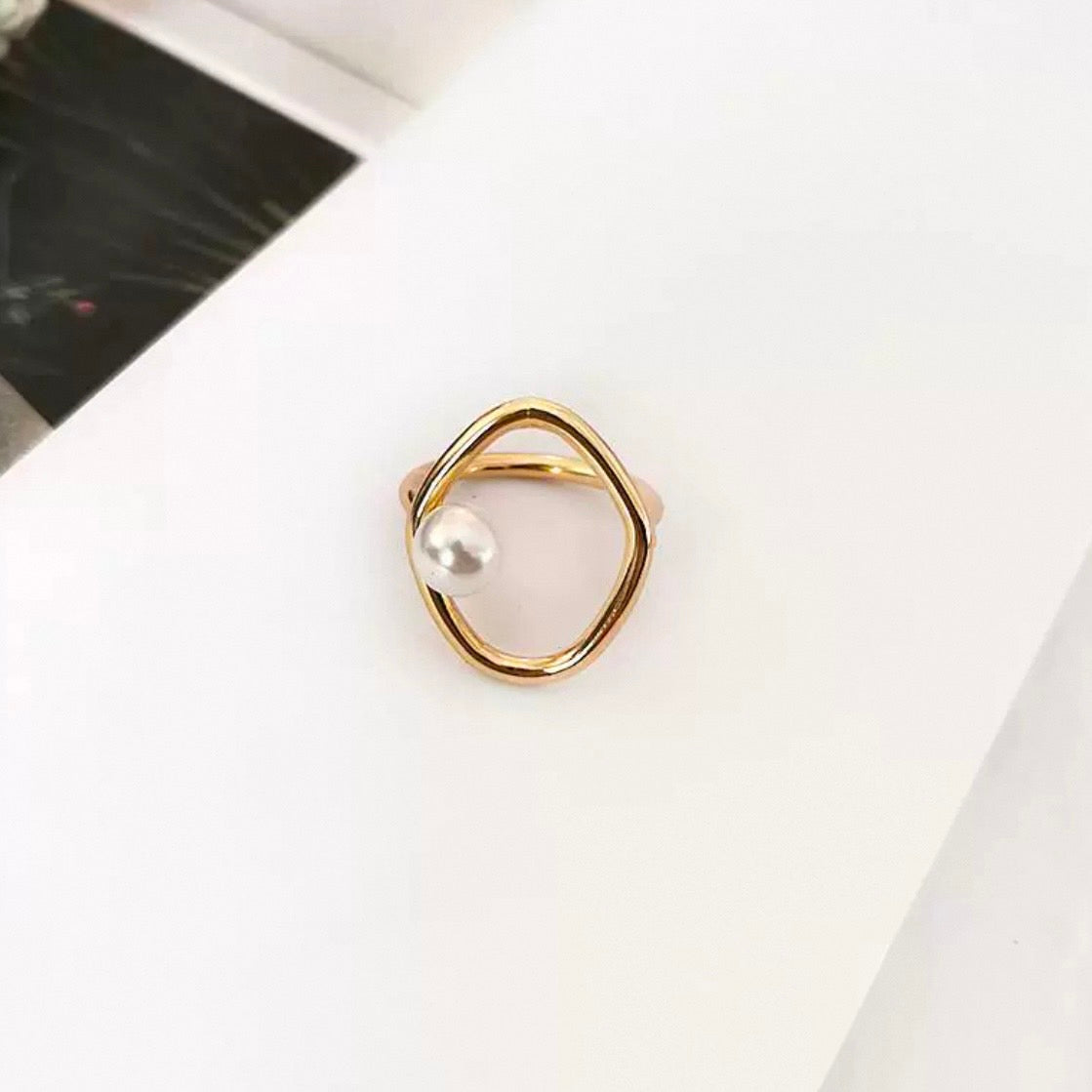 circle pearl ring