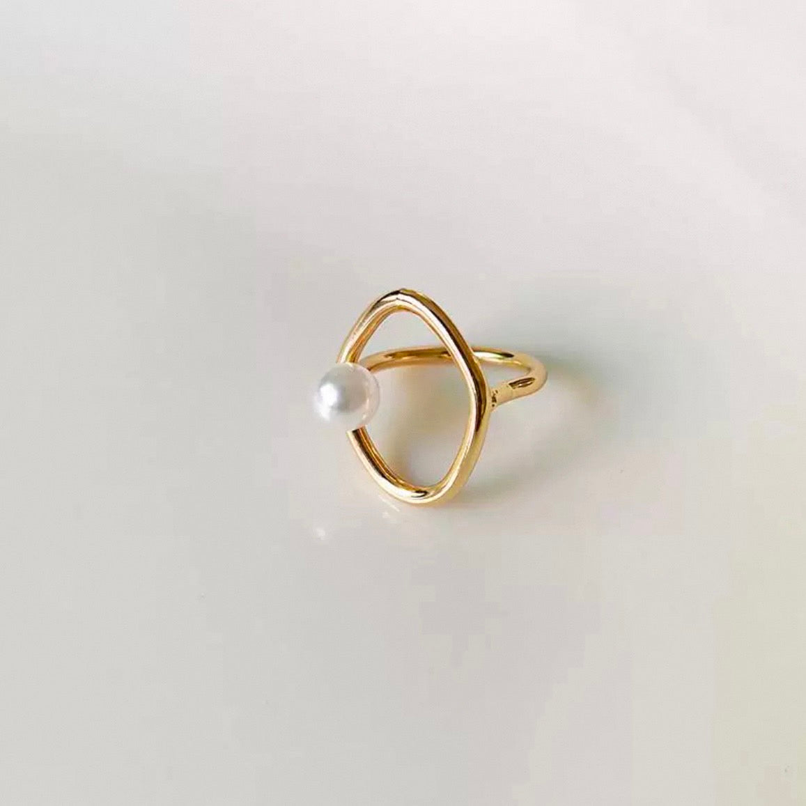 circle pearl ring