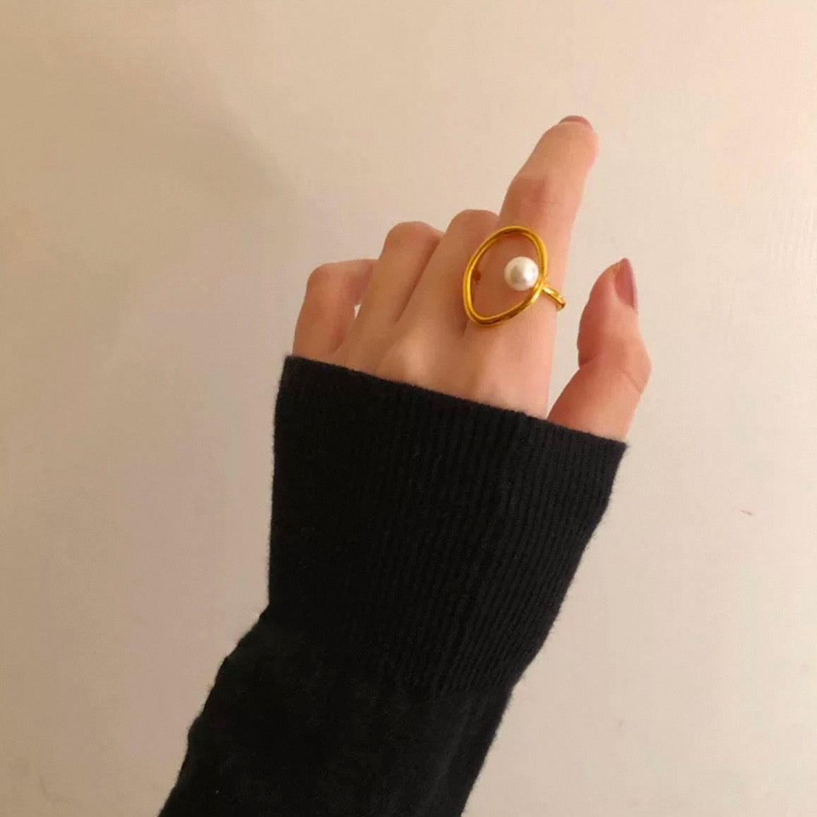 circle pearl ring