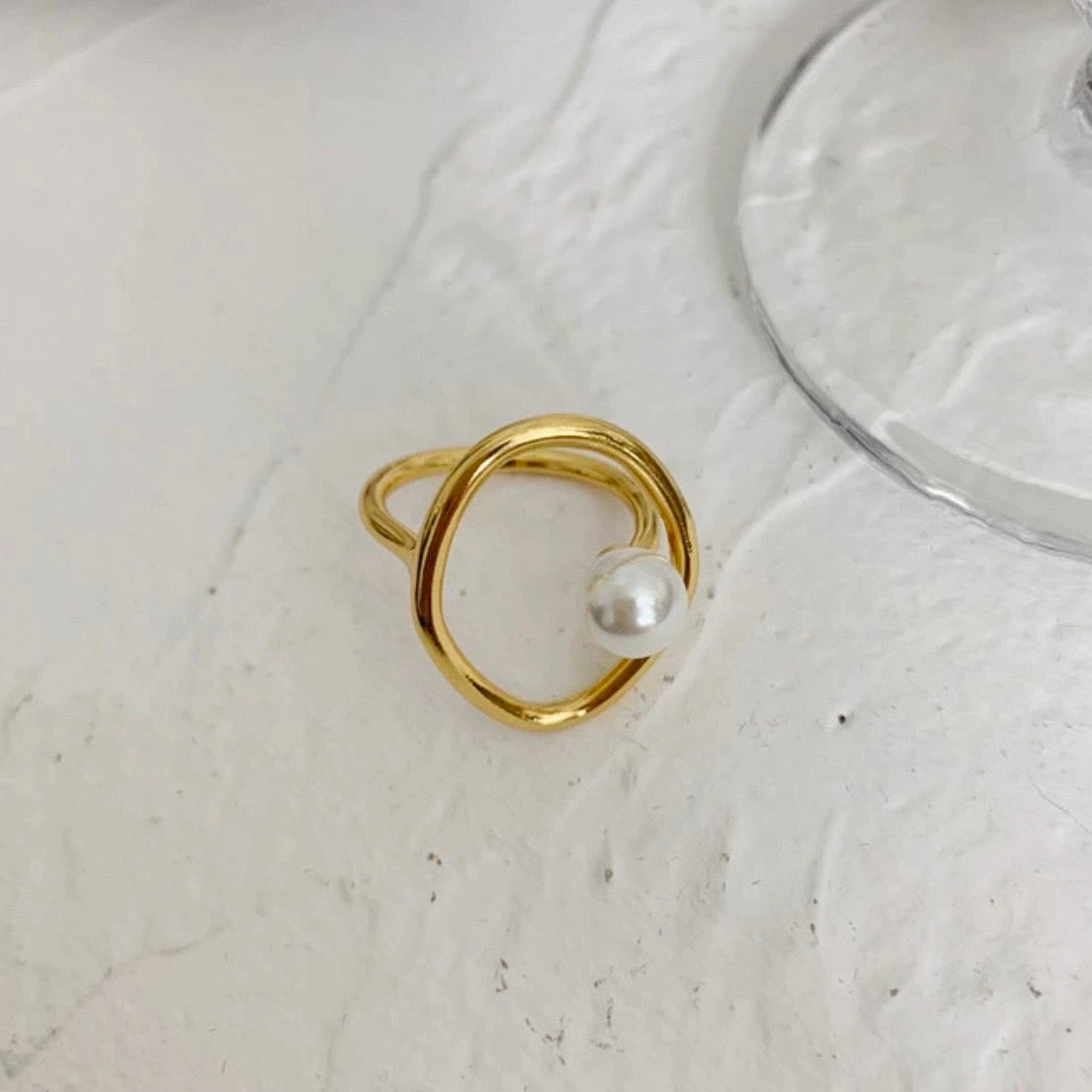 circle pearl ring