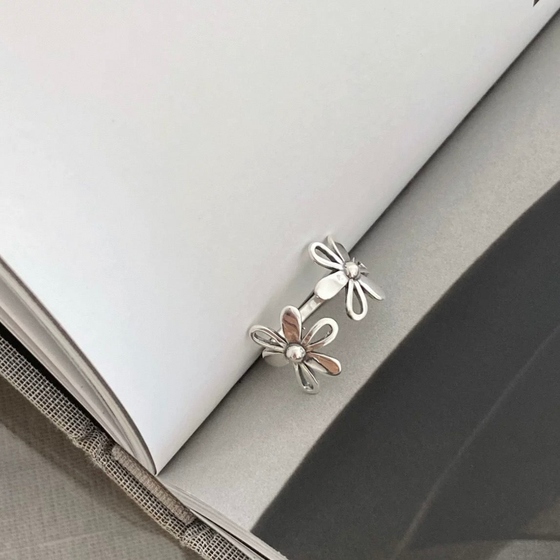 two flower ring