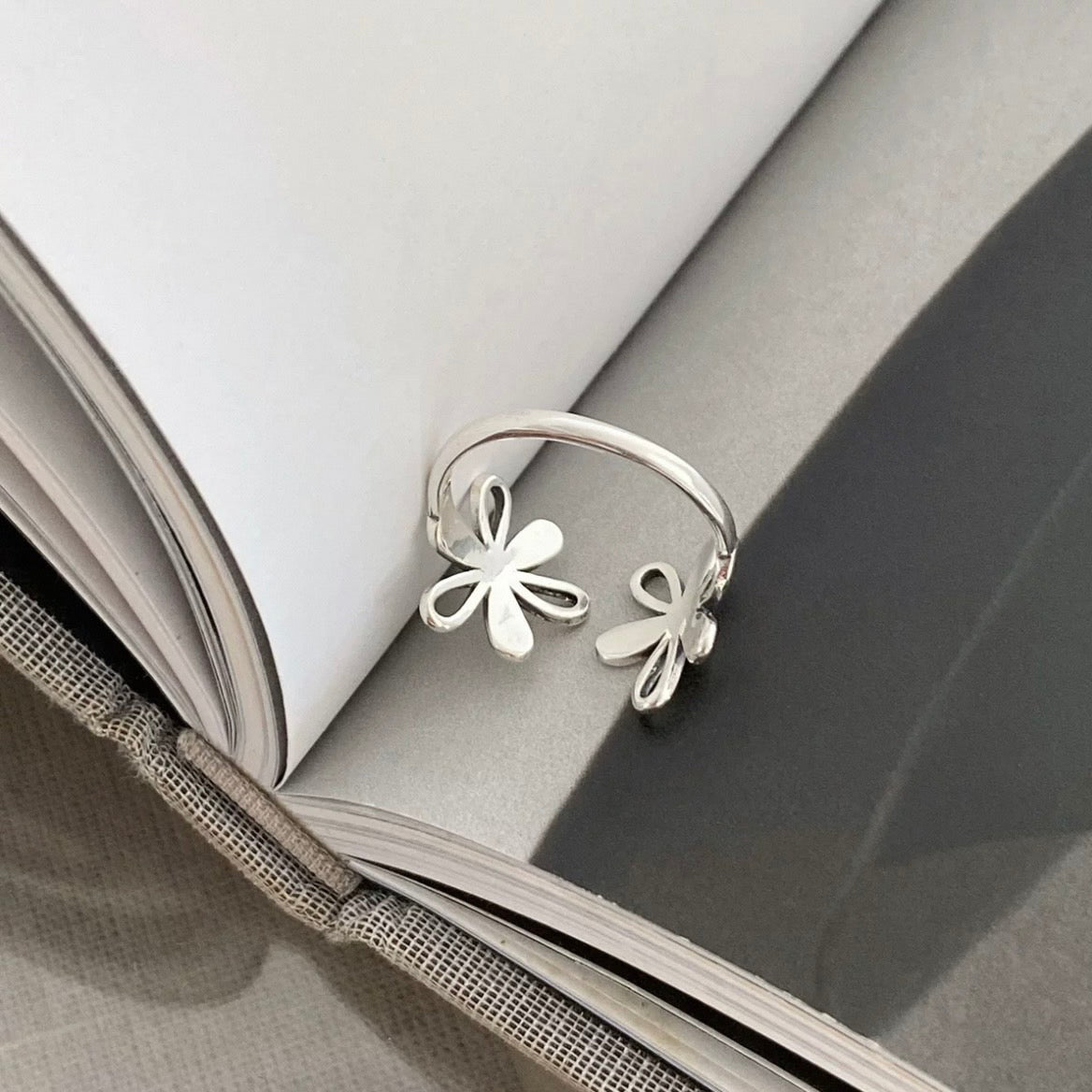 two flower ring