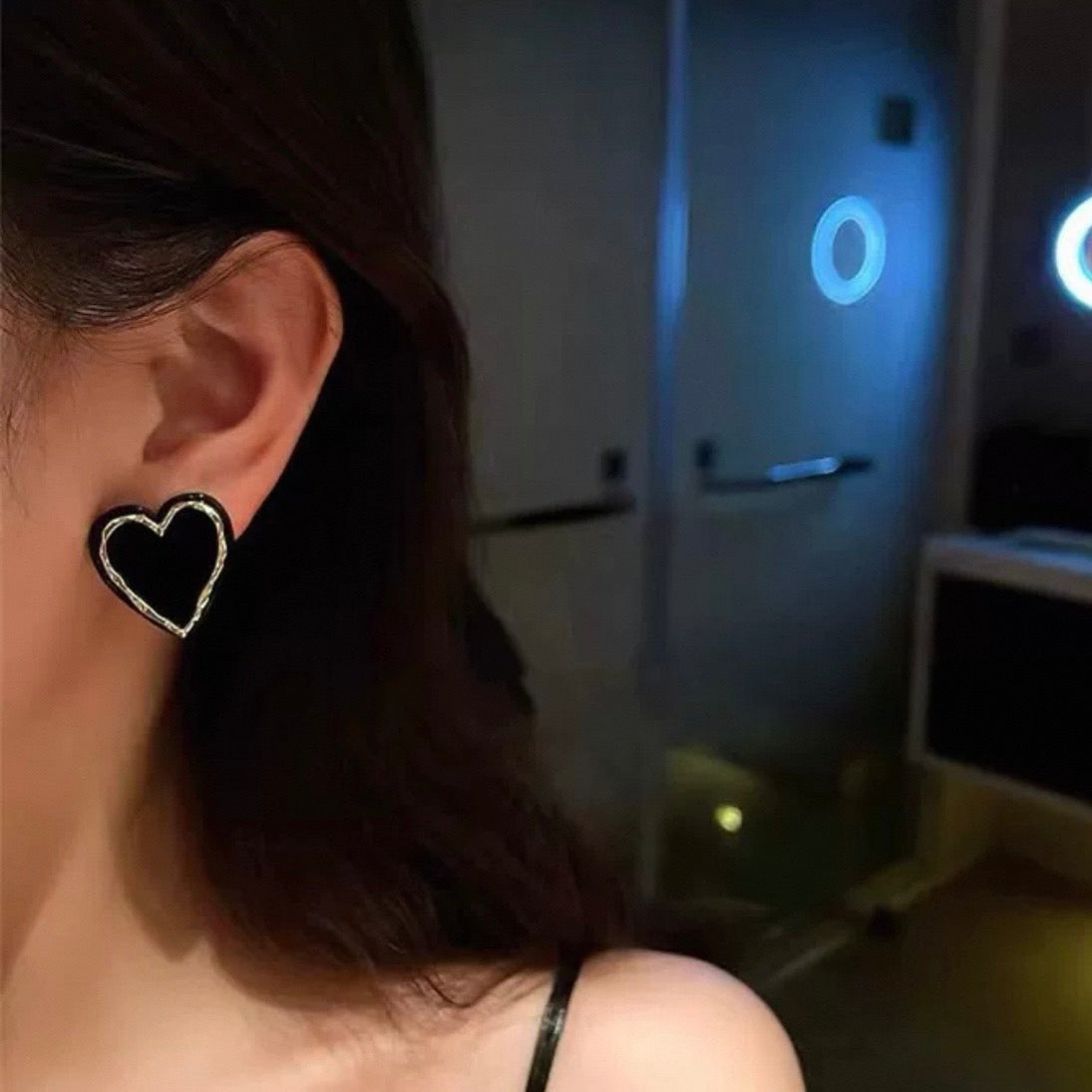 retro love pierce