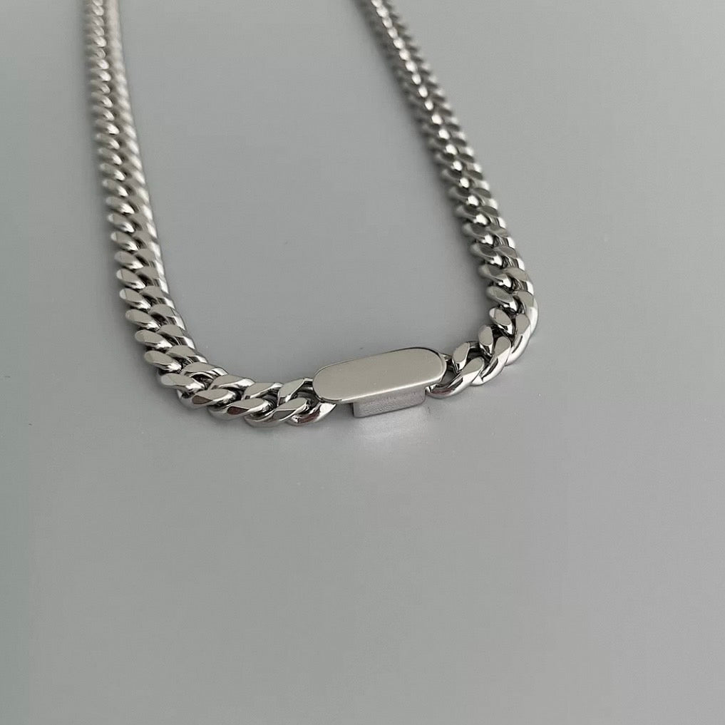 rugged chain necklace
