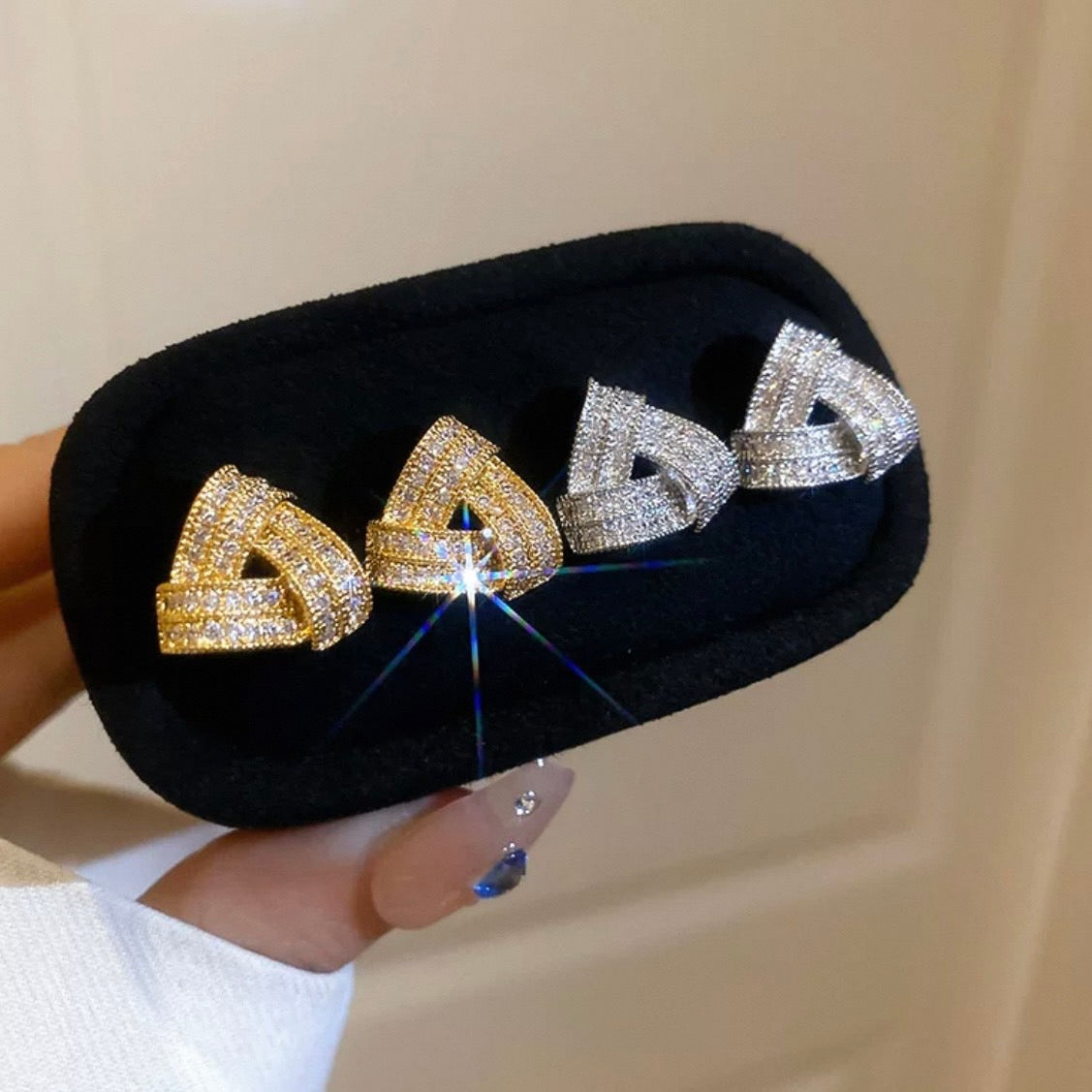 triangle shiny ribon pierce
