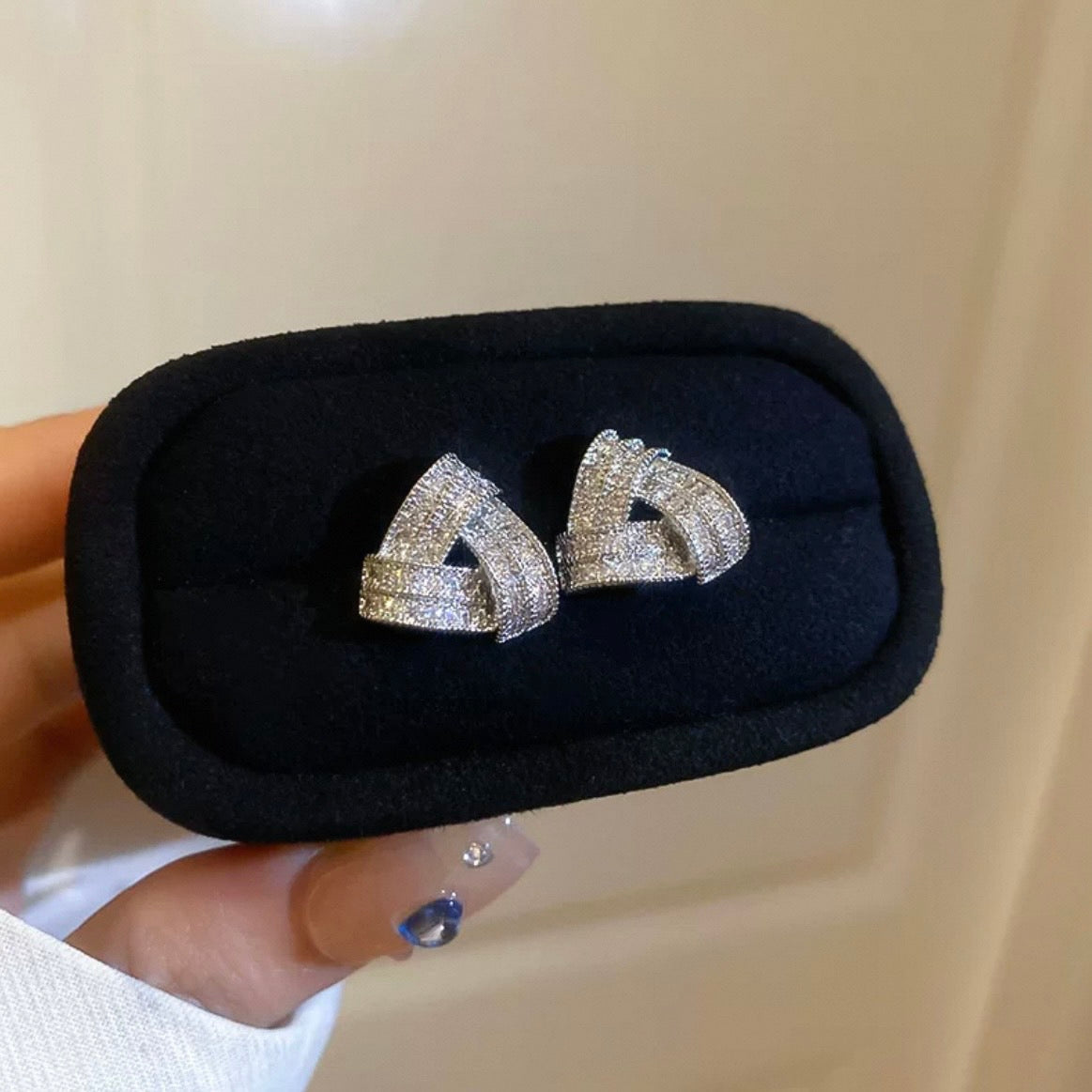 triangle shiny ribon pierce