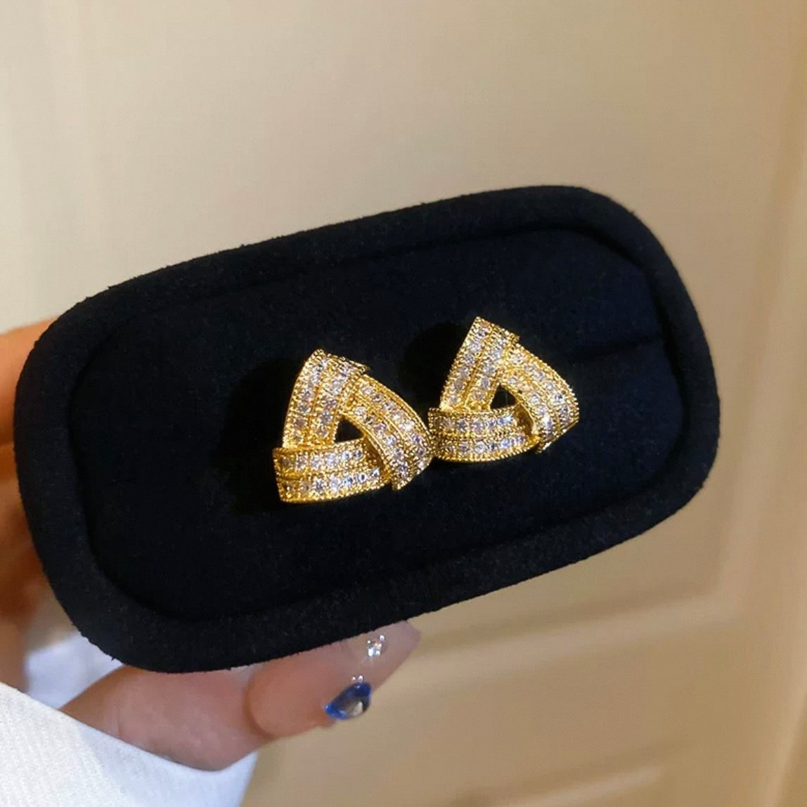 triangle shiny ribon pierce