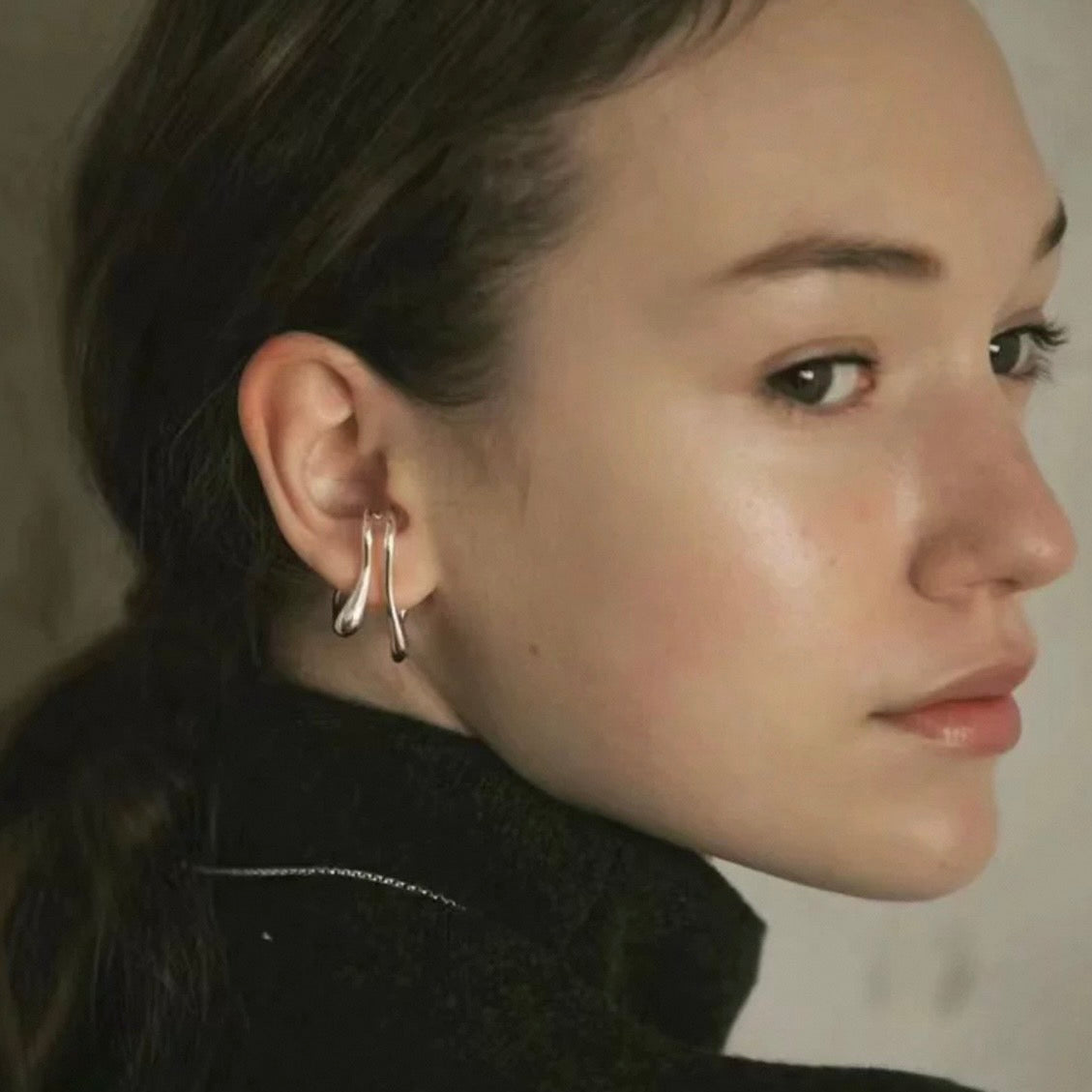 melty curve earcuff
