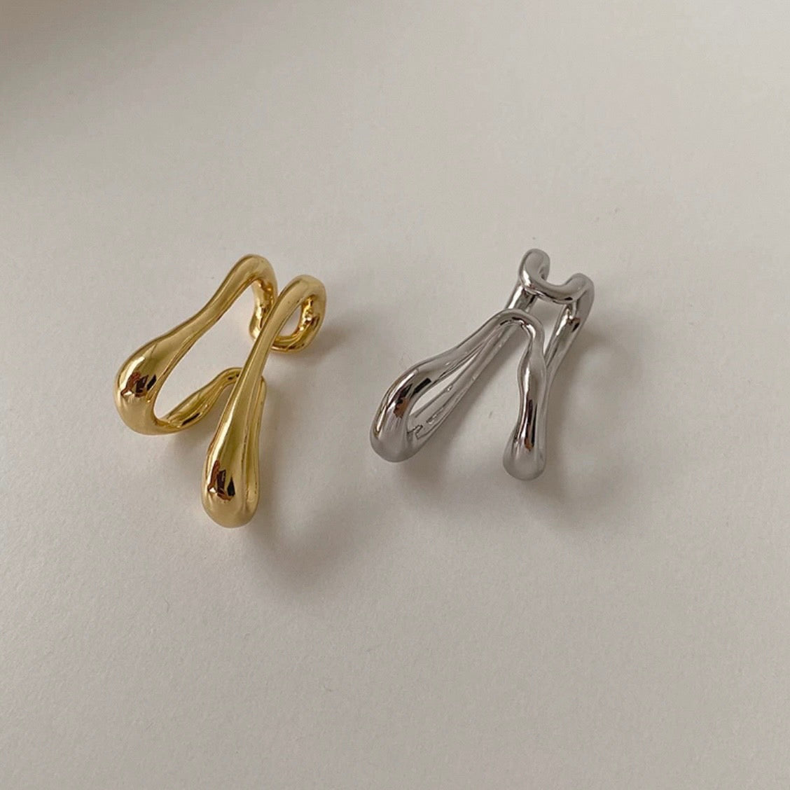 melty curve earcuff