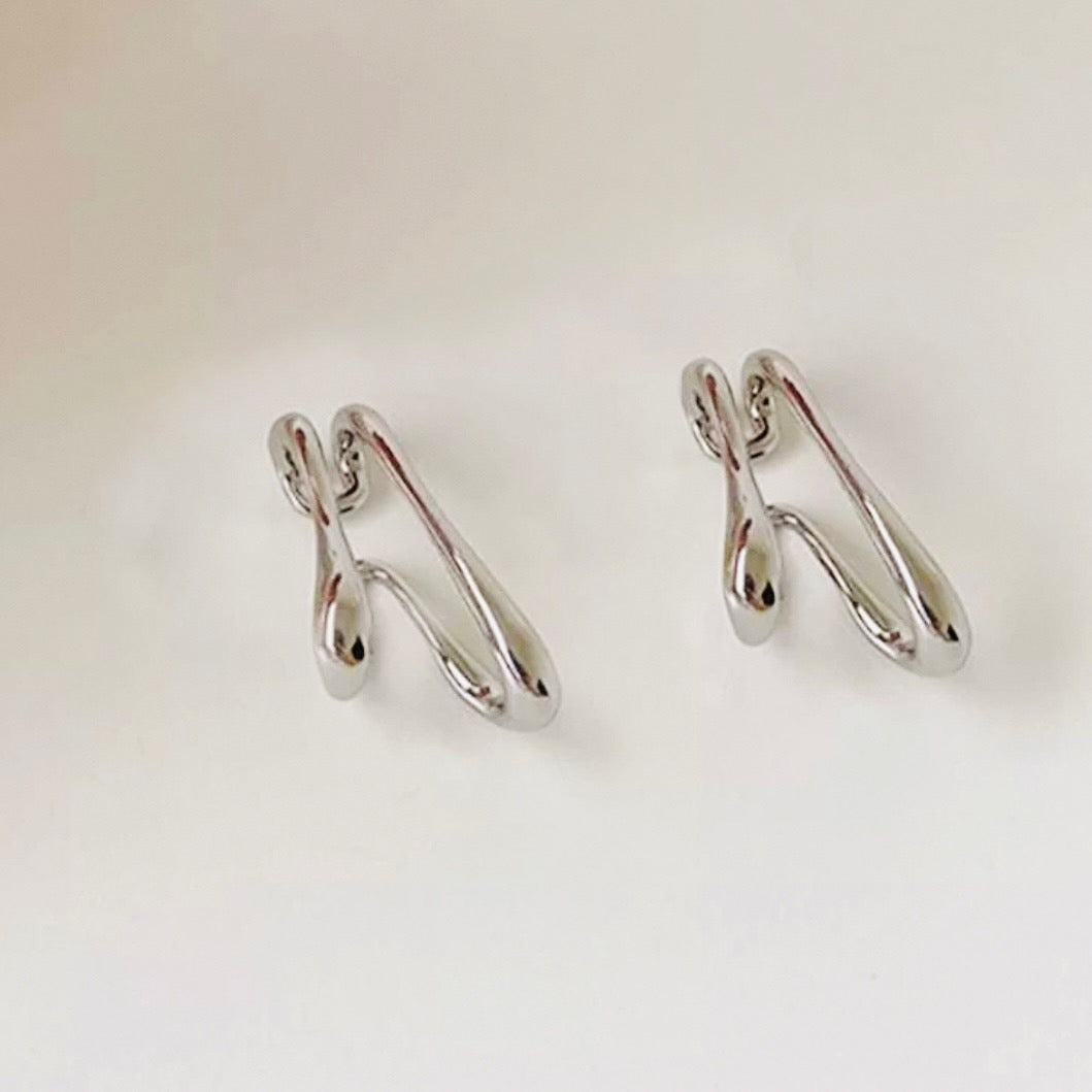 melty curve earcuff