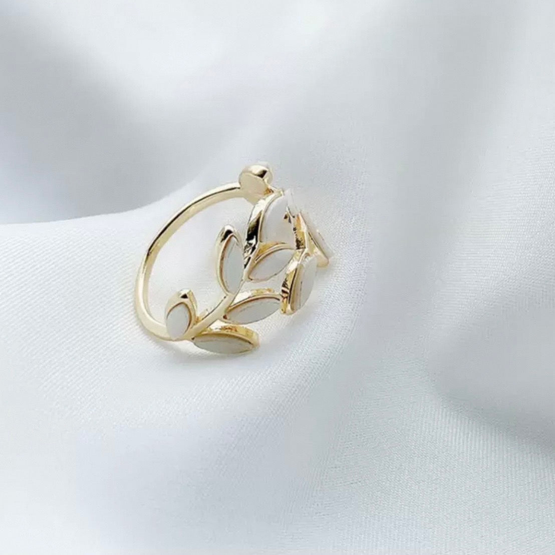 white leaf open ring