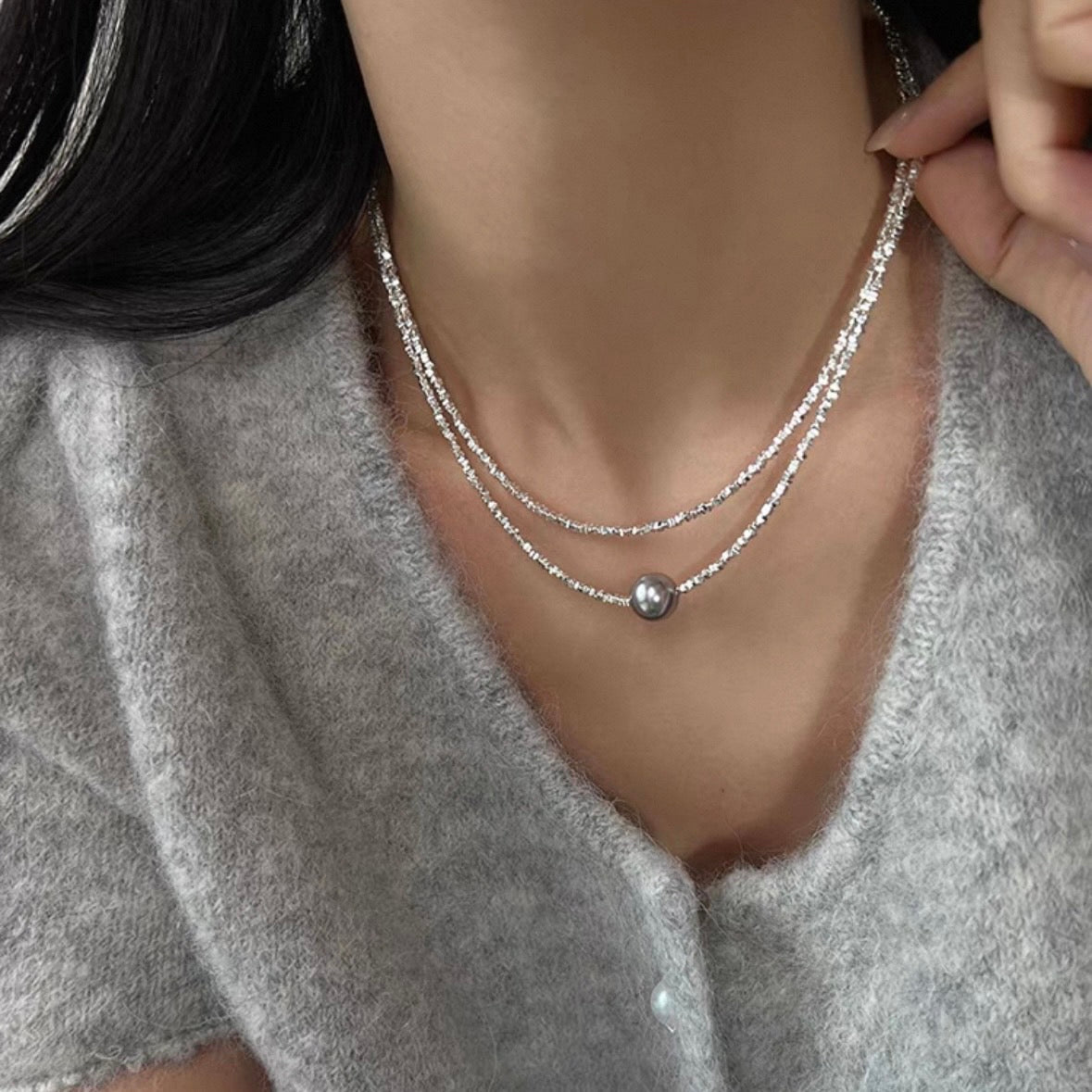shimmer line necklace