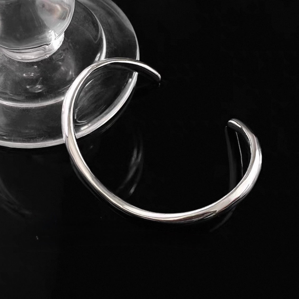 curve line bangle