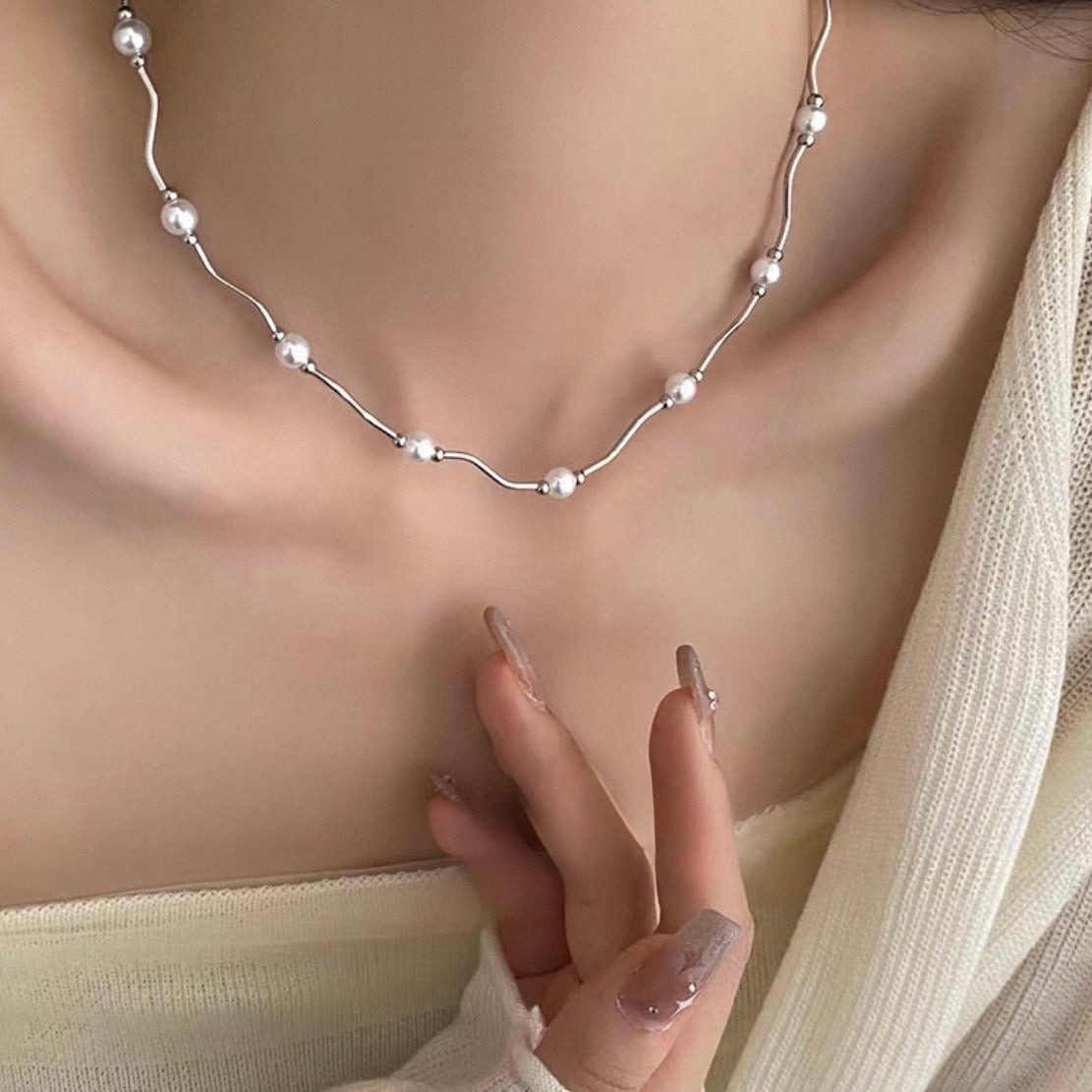 wave pearl necklace