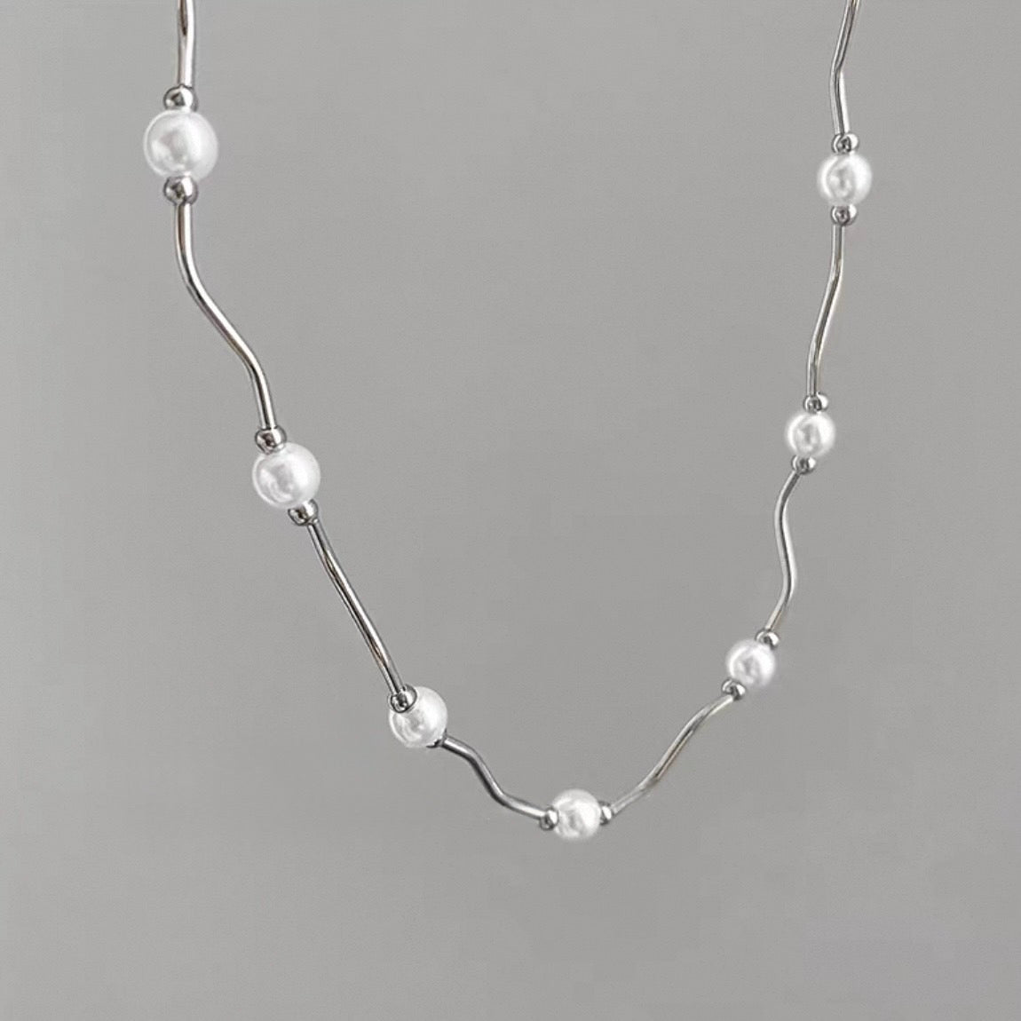 wave pearl necklace