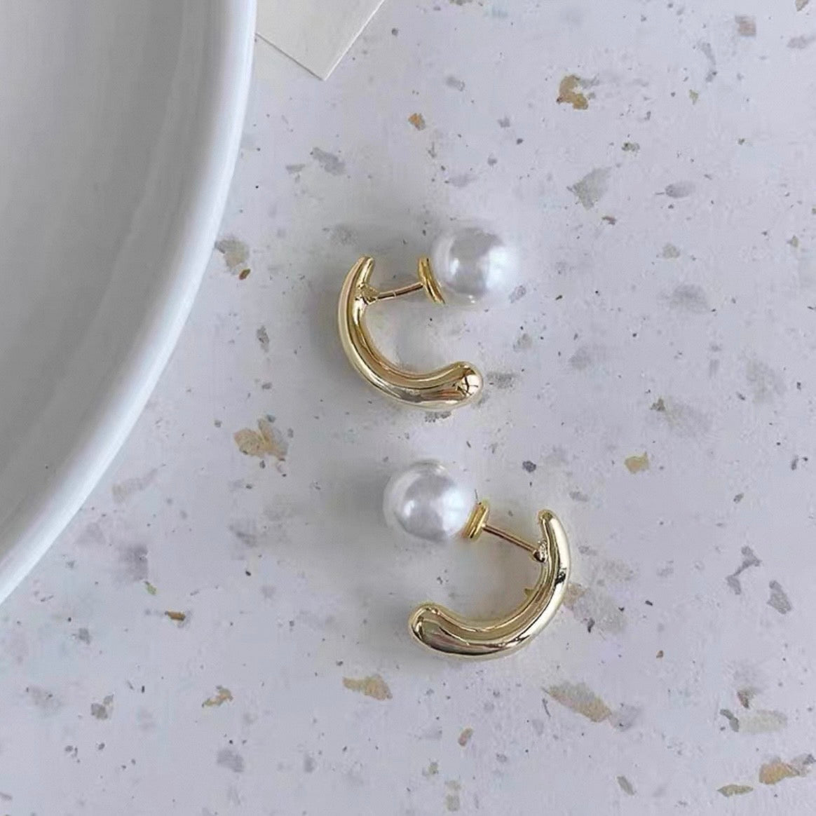 elegant curve pearl pierce