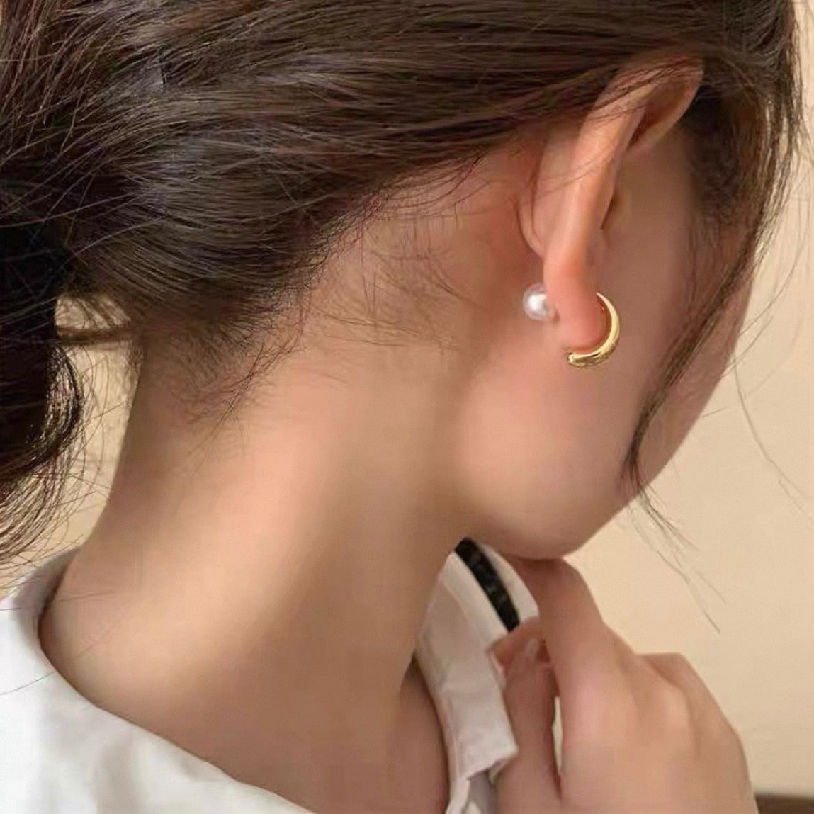 elegant curve pearl pierce