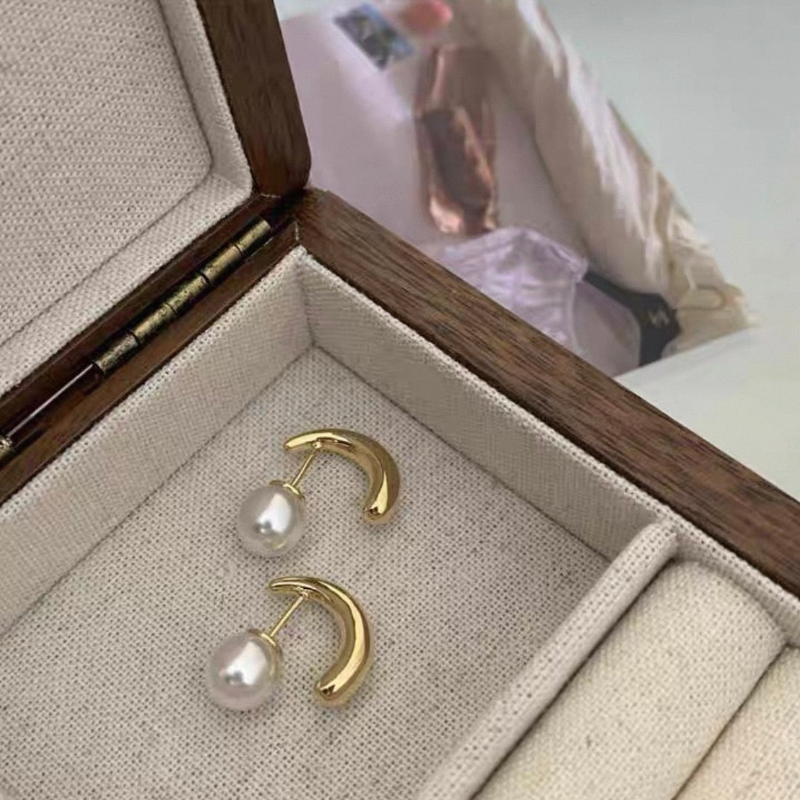 elegant curve pearl pierce