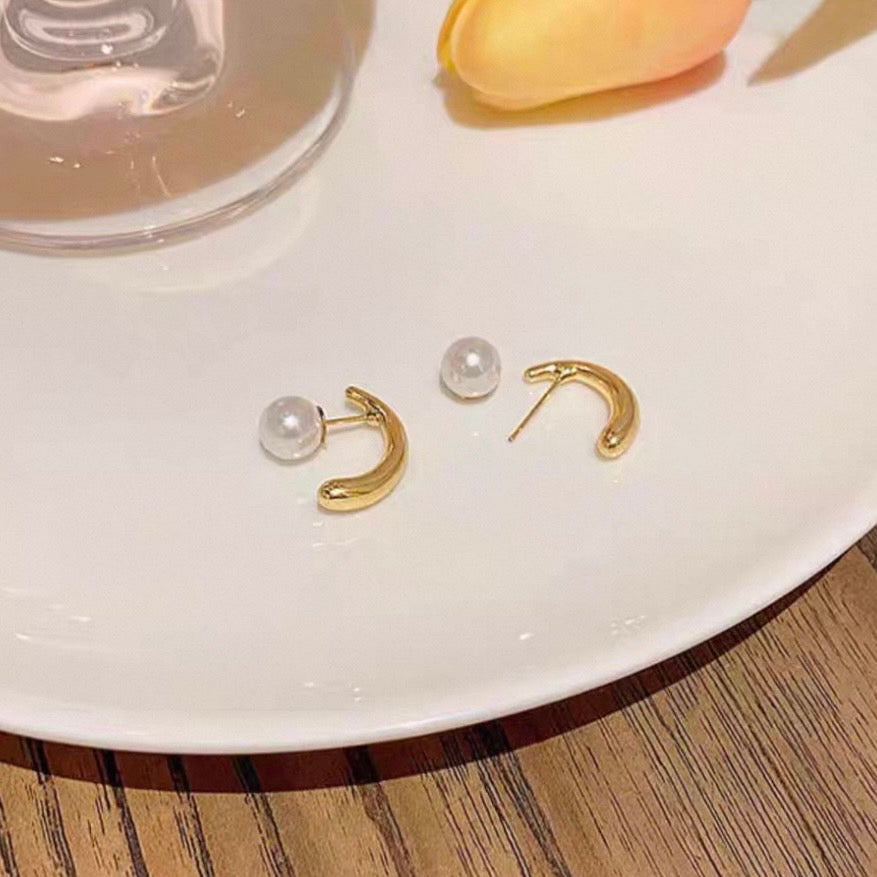 elegant curve pearl pierce