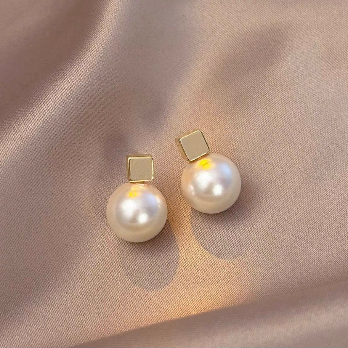 mini cube pearl pierce