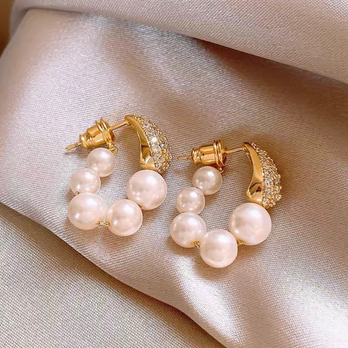 pearl crescent glow pierce