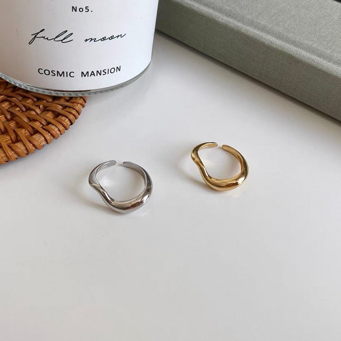 bicolor double twist ring