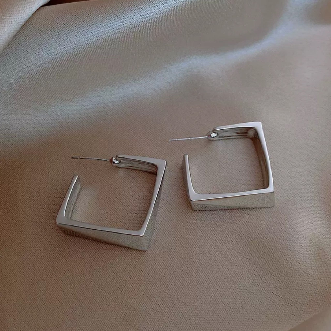 hook pierce