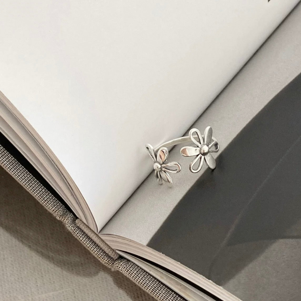 two flower ring