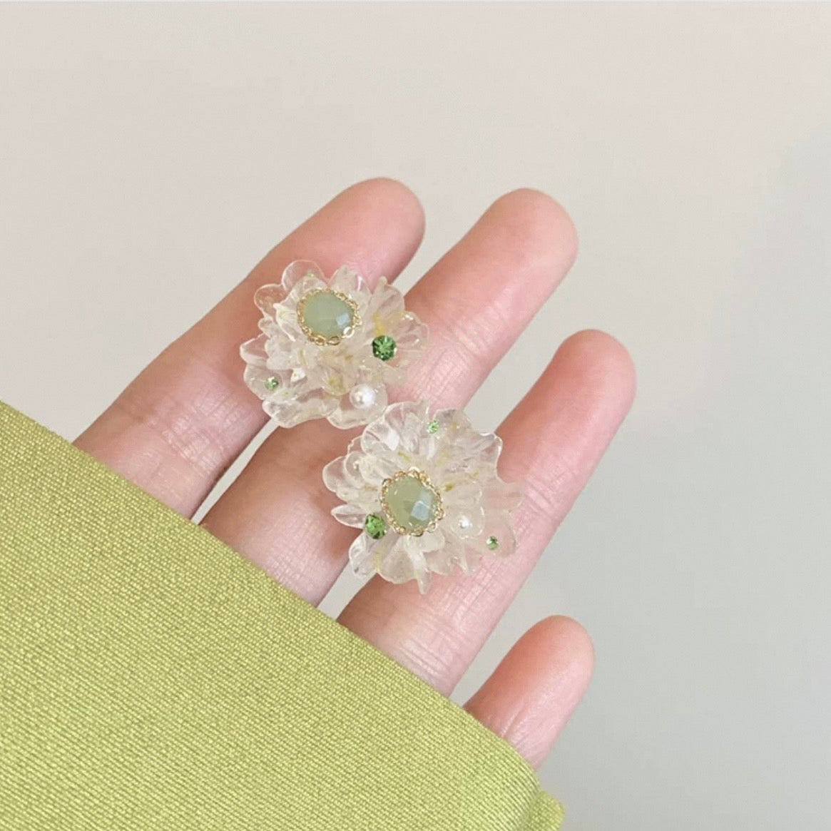 clear flower pierce