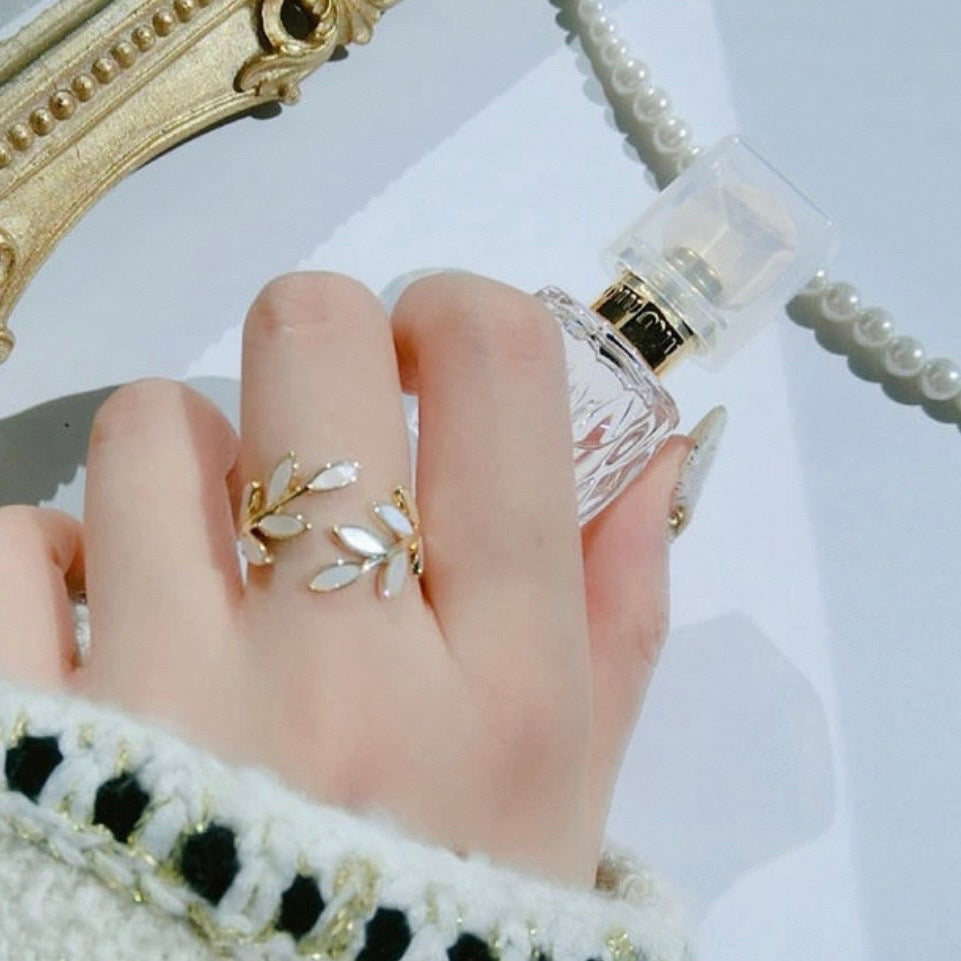 white leaf open ring