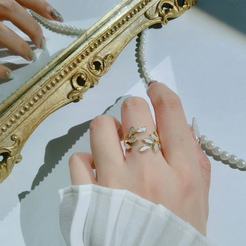 white leaf open ring
