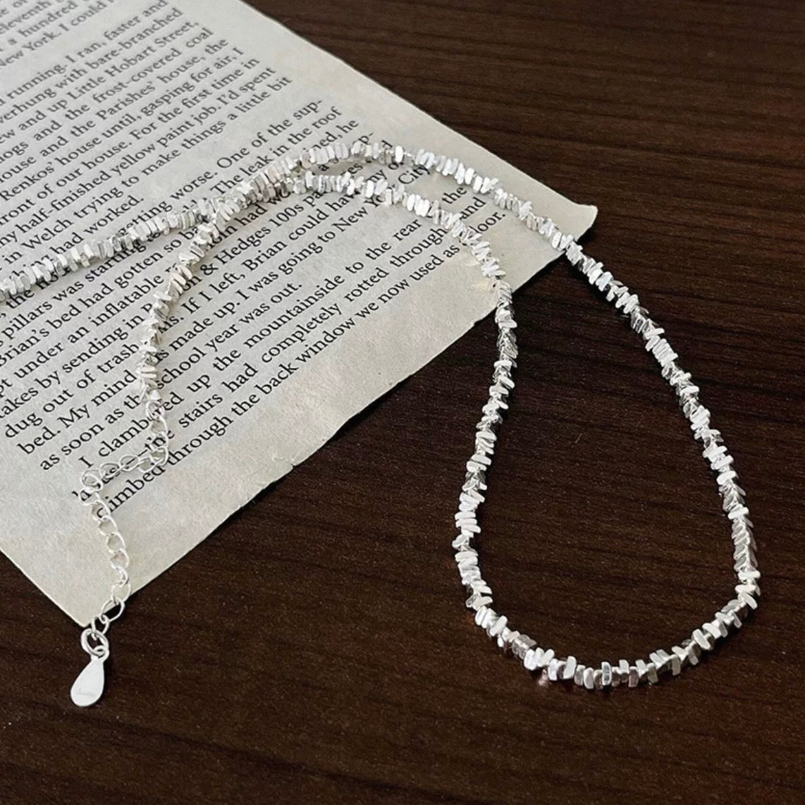 shimmer line necklace
